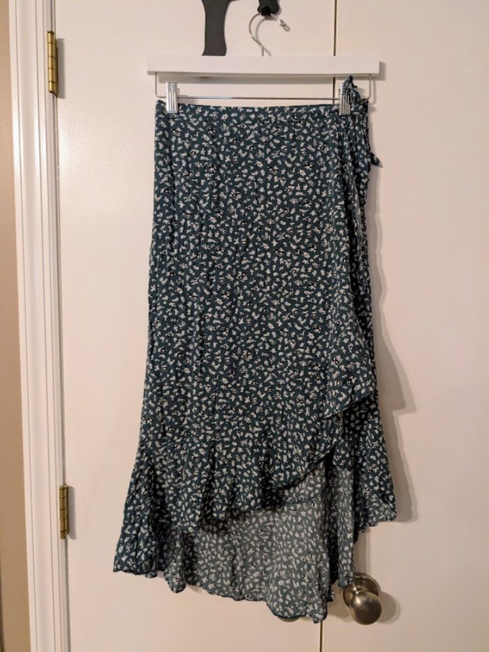 Abercrombie & Fitch Floral Ditsy Green Ruffle Hem High Low Wrap Skirt MP EUC
